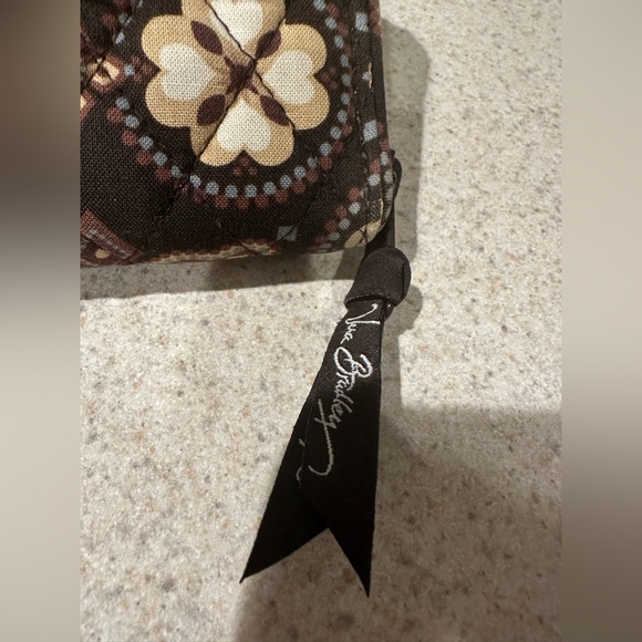 Vera Bradley Brown floral wallet with multiple compartments and zipper closure - Picture 13 of 15